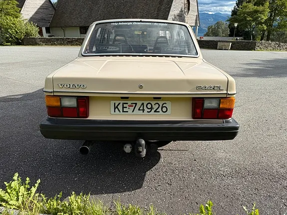 Volvo 244 1982 photo 3