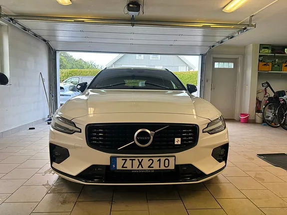 Volvo V60 2019 photo 2