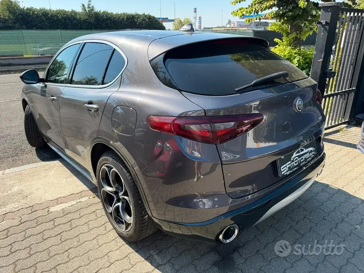 Alfa Romeo Stelvio 2021 photo 4