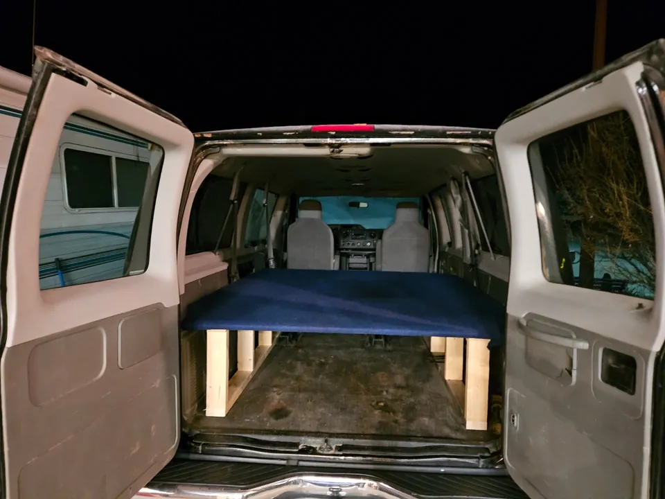 Ford E-150 2013 photo 5
