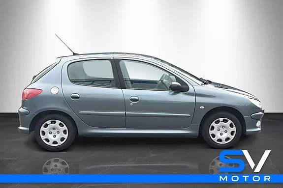 Peugeot 206 2008 photo 4