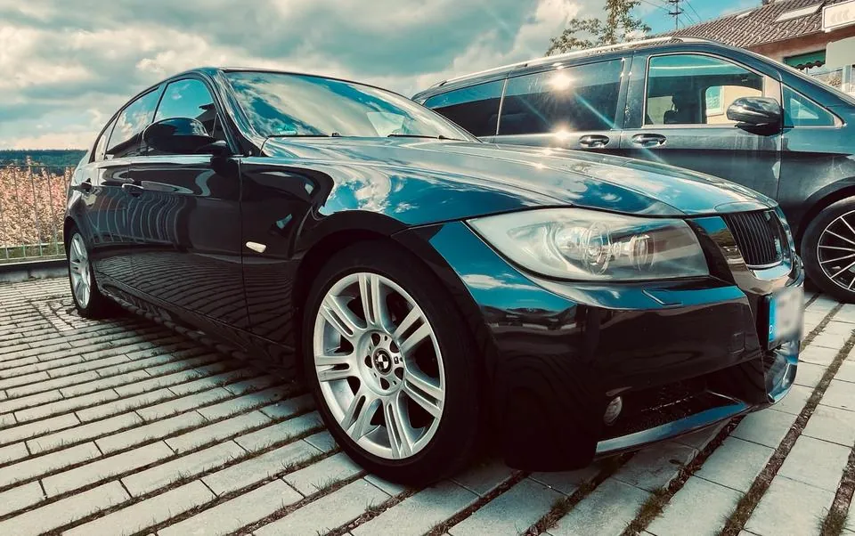 BMW E90