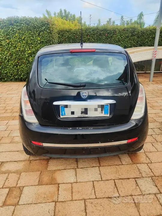 Lancia Ypsilon 2011 photo 2
