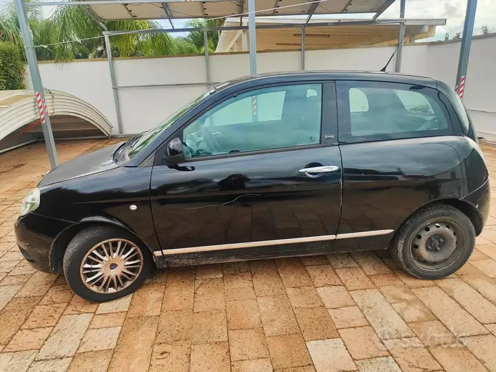 Lancia Ypsilon