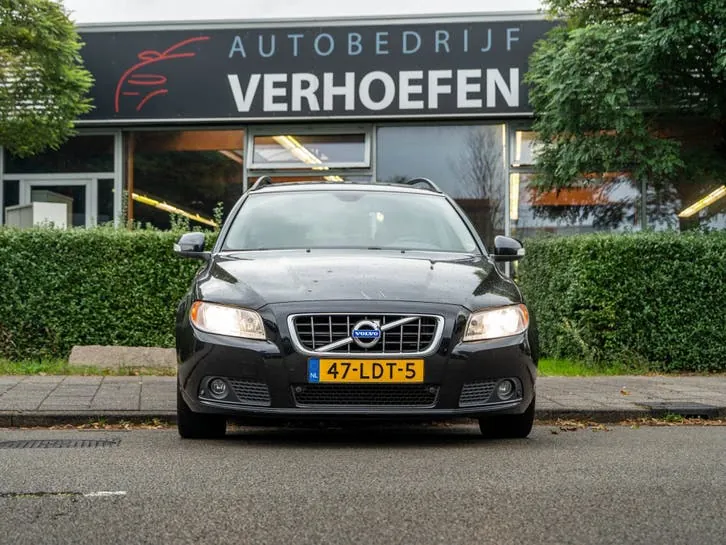 Volvo V70 2010 photo 3