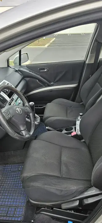 Toyota Corolla Verso 2004 photo 2