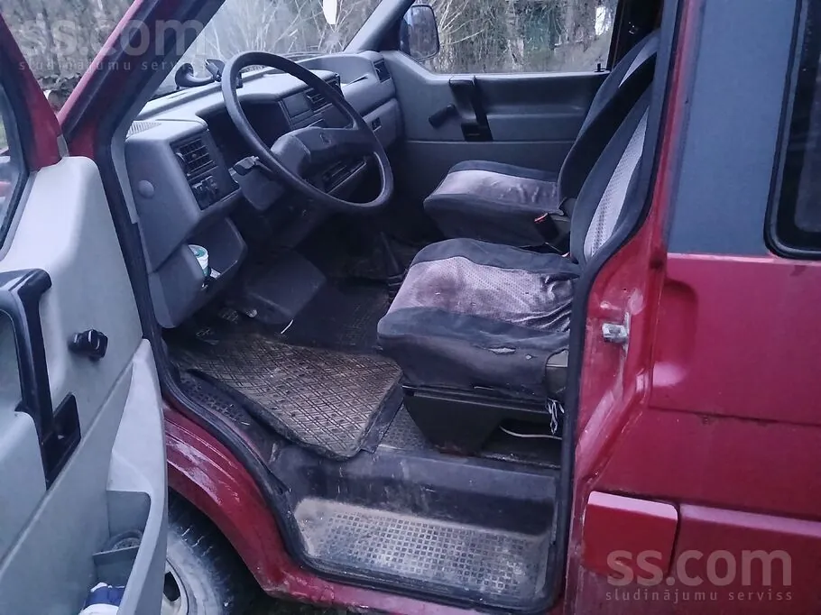 Volkswagen T4 1992 photo 3