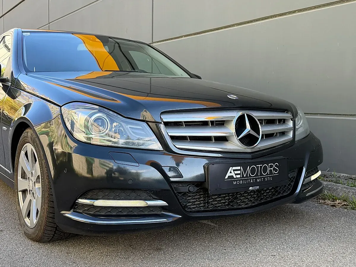 Mercedes-Benz C-Class 2011 photo 3