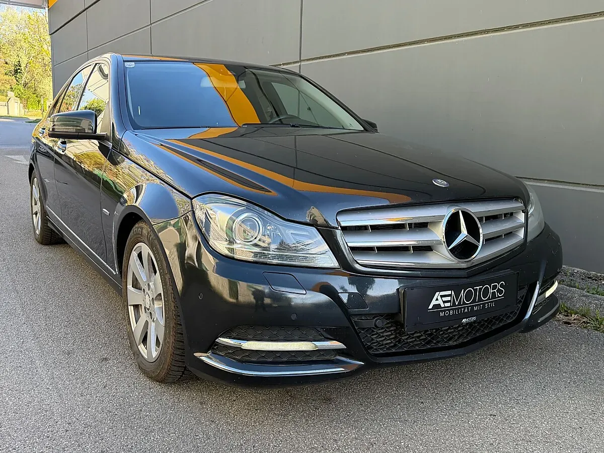 Mercedes-Benz C-Class 2011 photo 2