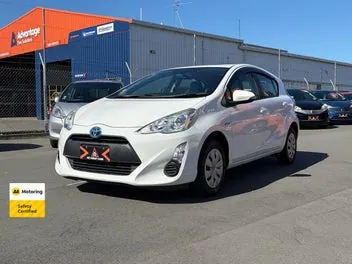 Toyota Aqua 2015 photo 4