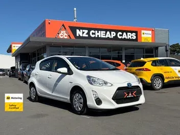 Toyota Aqua 2015 photo 2