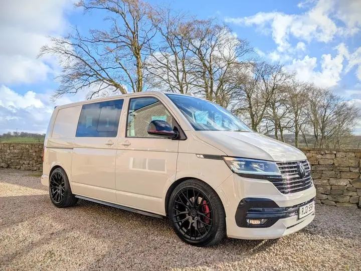 Volkswagen Transporter 2021 photo 2