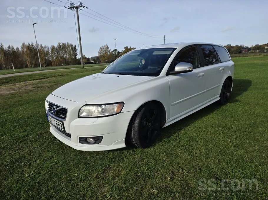 Volvo V50 2011 photo 2