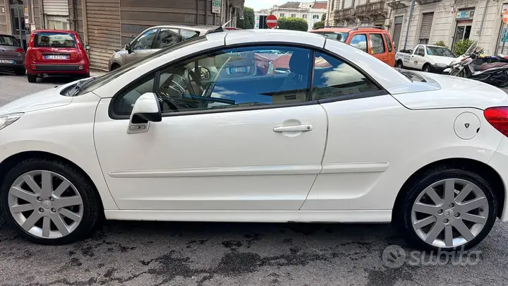 Peugeot 207 2014 photo 3