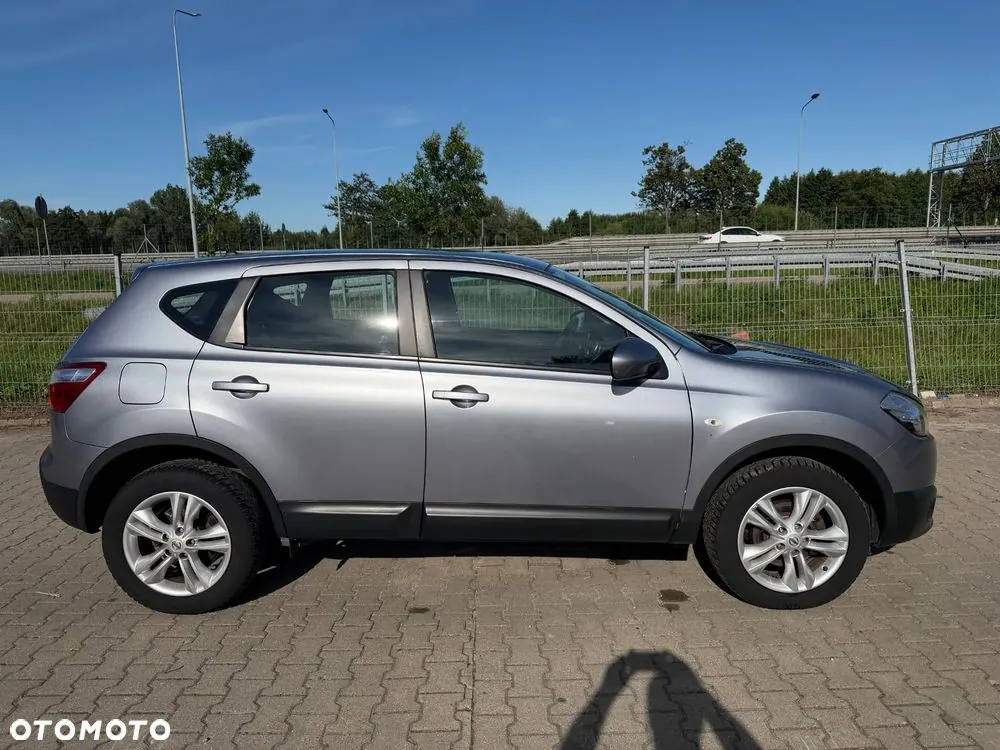 Nissan Qashqai 2011 photo 2