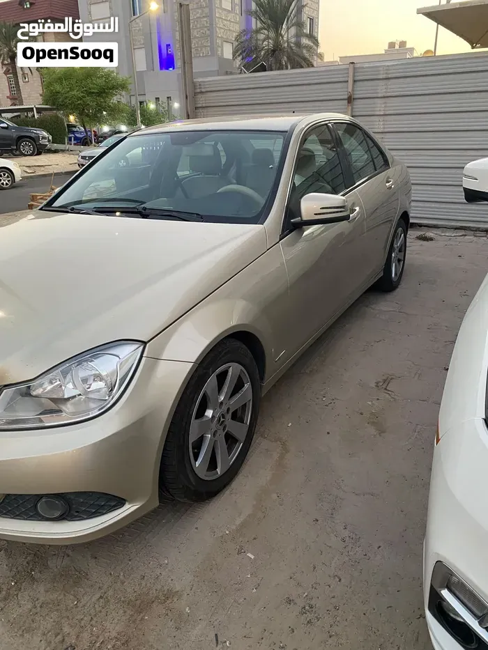 Mercedes-Benz C-Class 2012 photo 2