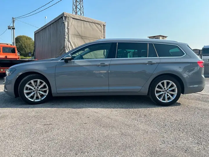 Volkswagen Passat 2022 photo 3