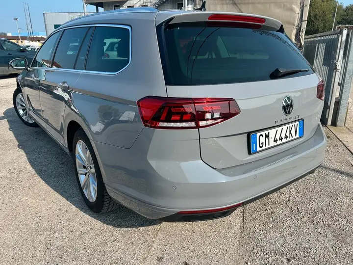Volkswagen Passat 2022 photo 4
