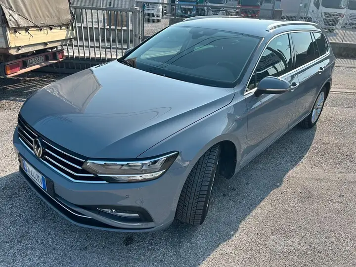 Volkswagen Passat 2022 photo 2