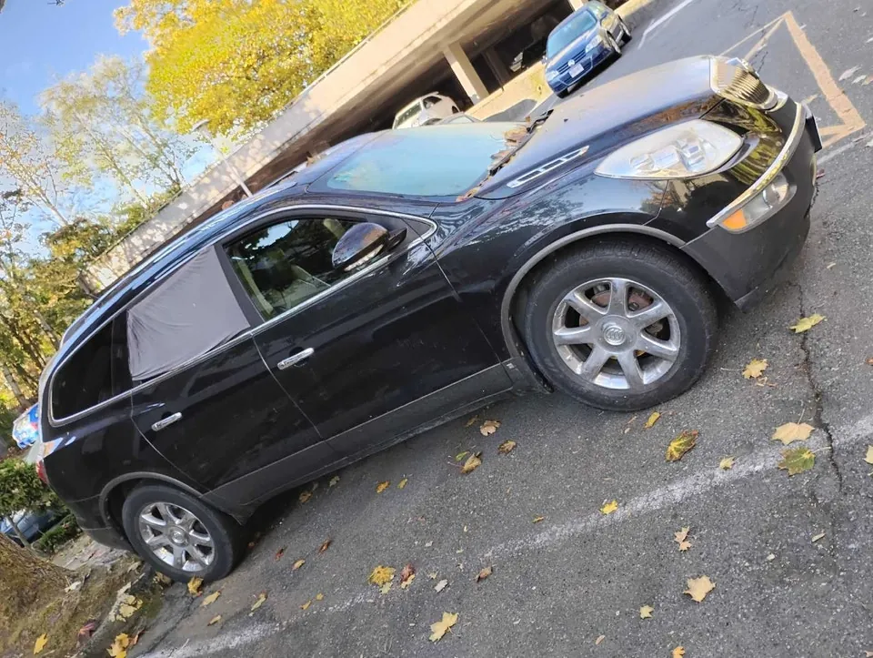 Buick Enclave 2010 photo 4