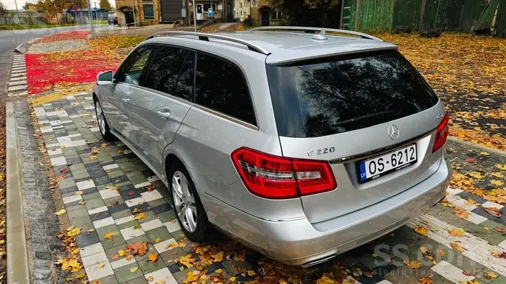 Mercedes-Benz E220 2011 photo 5
