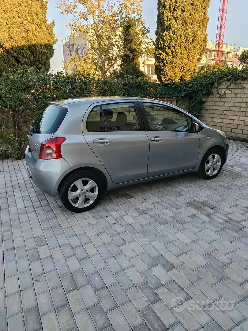 Toyota Yaris 2006 photo 3