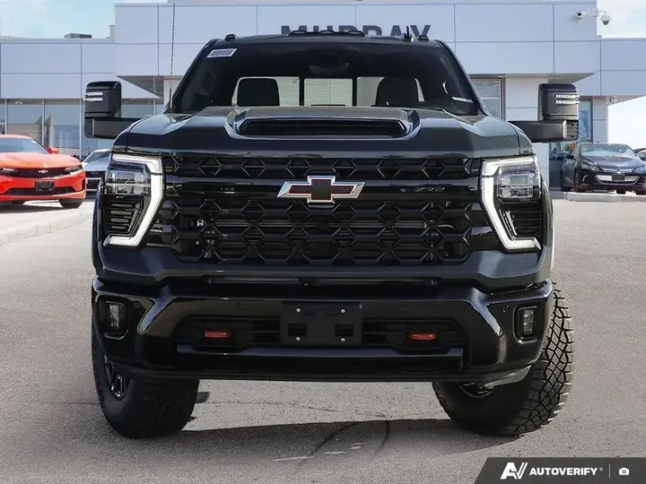 Chevrolet Silverado 2500Hd 2026 photo 2