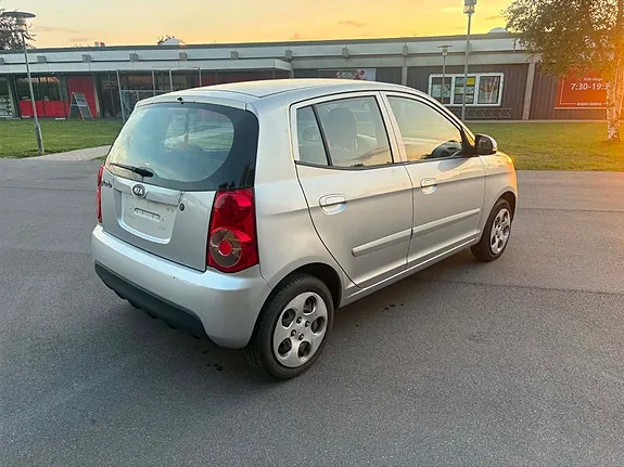Kia Picanto 2010 photo 2