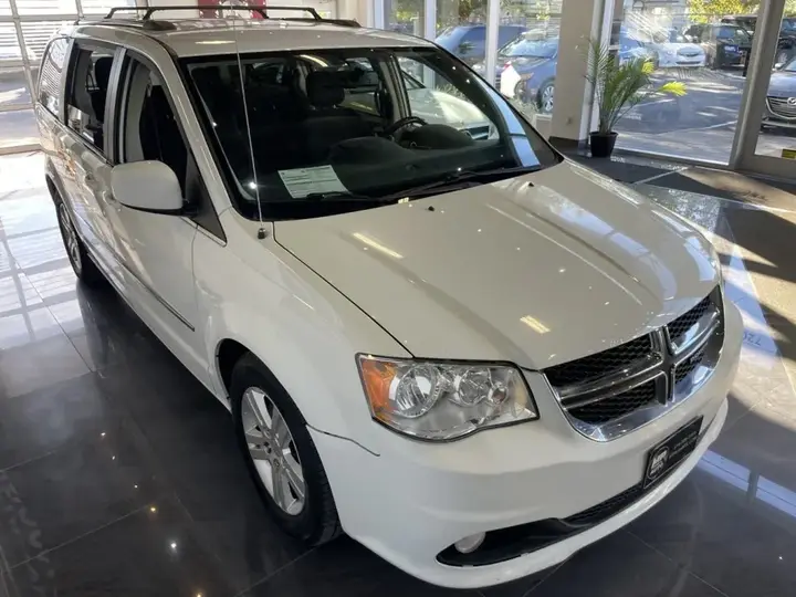 Dodge Grand Caravan 2015 photo 3