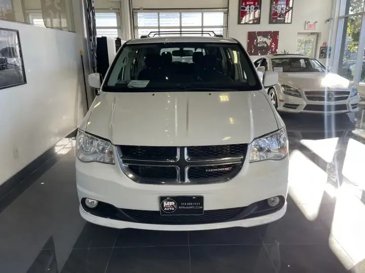 Dodge Grand Caravan 2015 photo 2