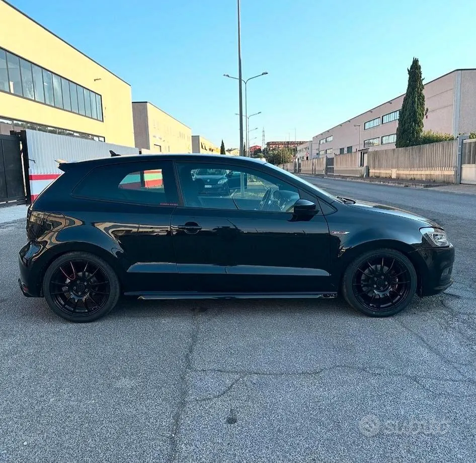 Volkswagen Polo 2011 photo 3