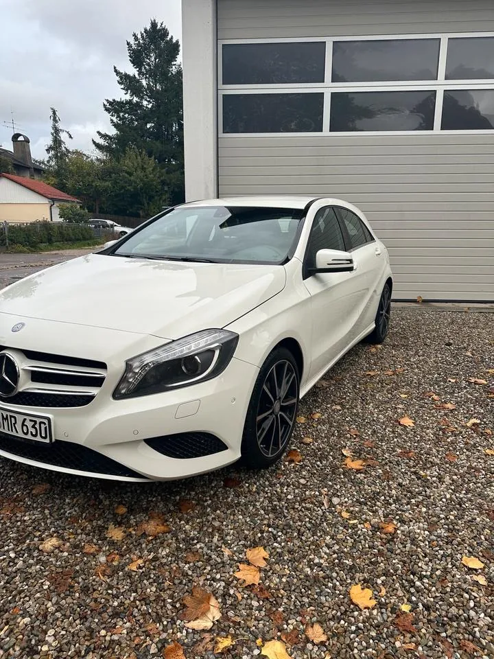 Mercedes-Benz A180