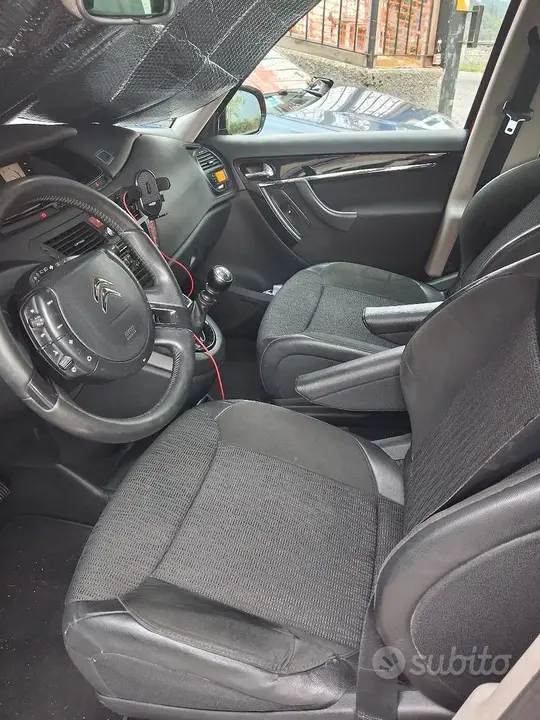 Citroen C4 2011 photo 4