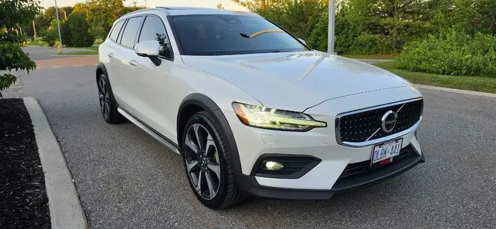 Volvo V60 Cross Country 2024 photo 3
