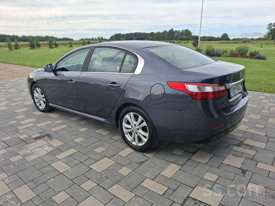 Renault Latitude 2011 photo 3