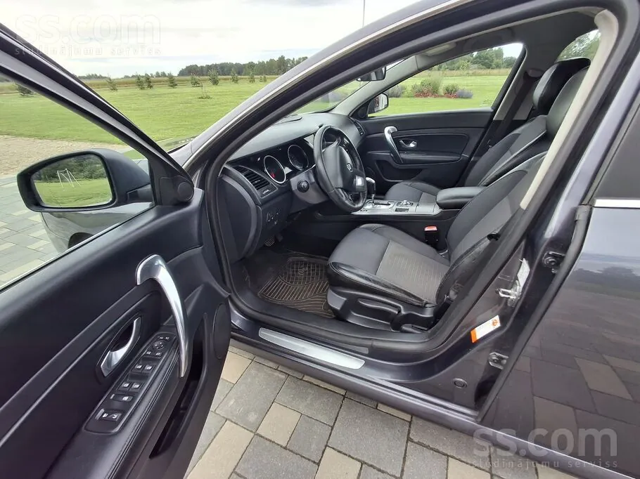 Renault Latitude 2011 photo 5