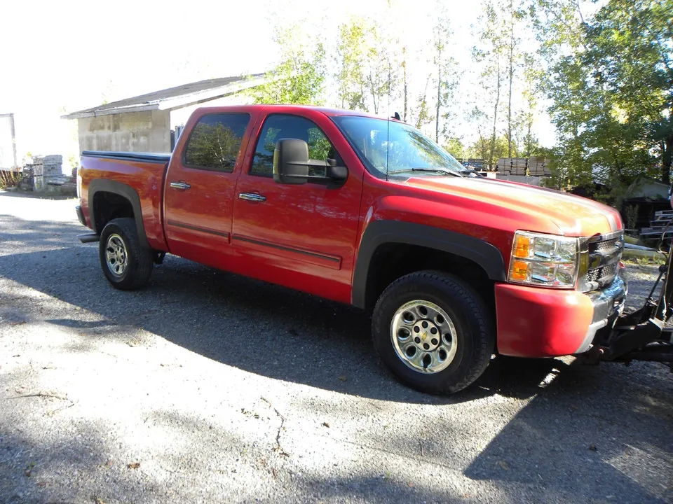 Chevrolet Silverado 1500 2011 photo 2