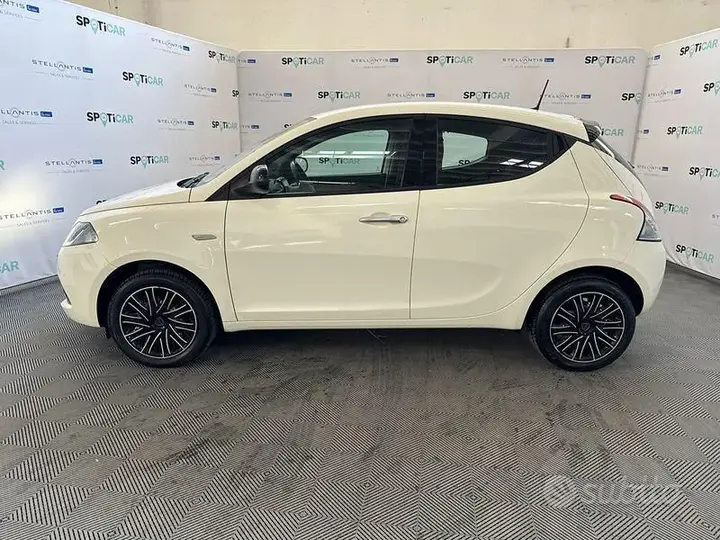 Lancia Ypsilon 2023 photo 2
