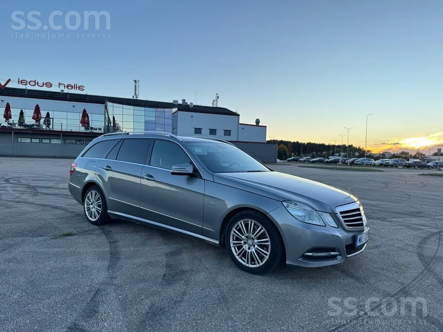 Mercedes-Benz E250 2010 photo 2