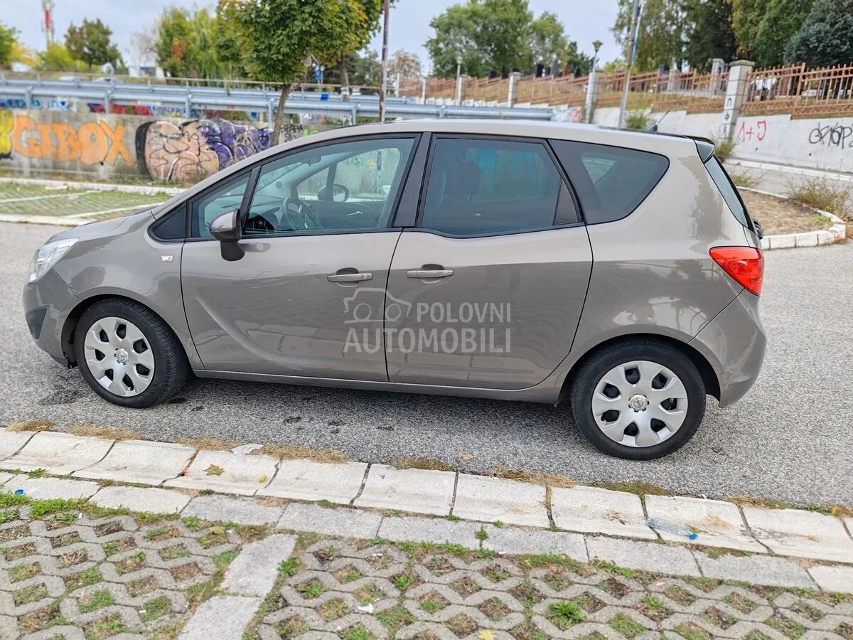 Opel Meriva 2012 photo 2