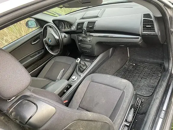 BMW 118D 2007 photo 2