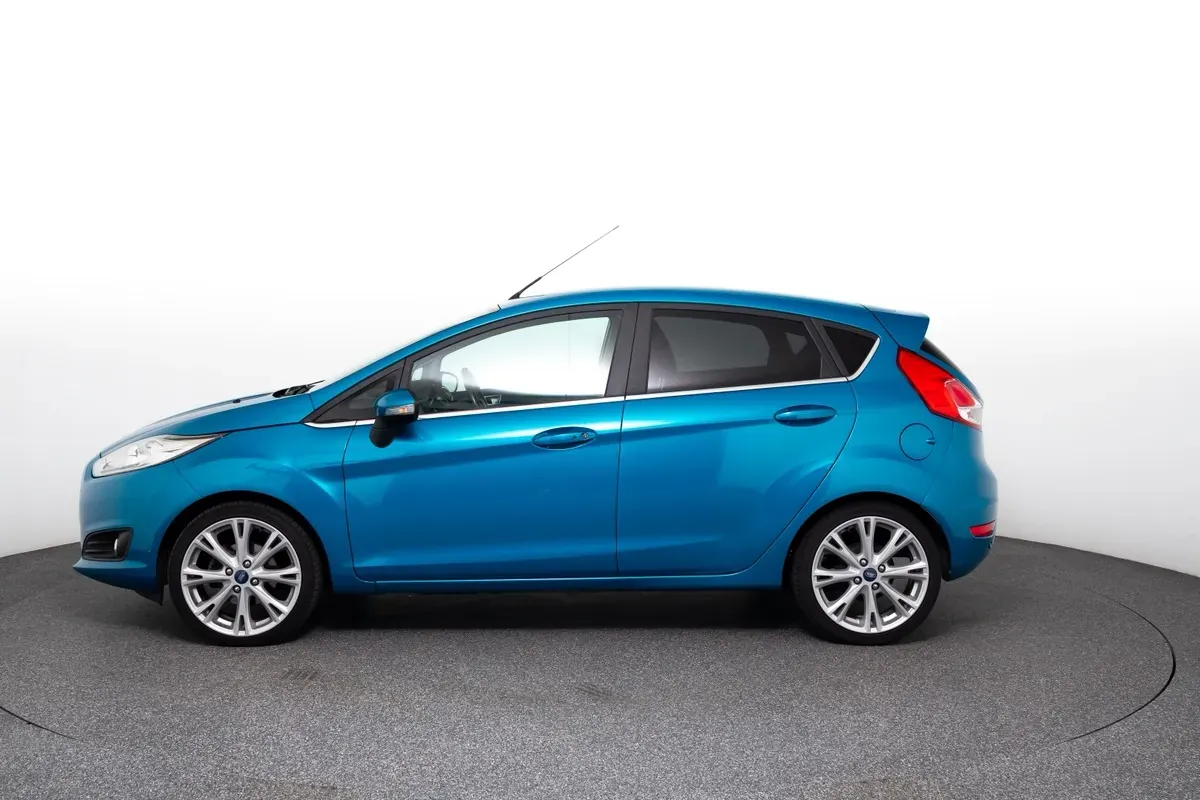Ford Fiesta 2015 photo 2
