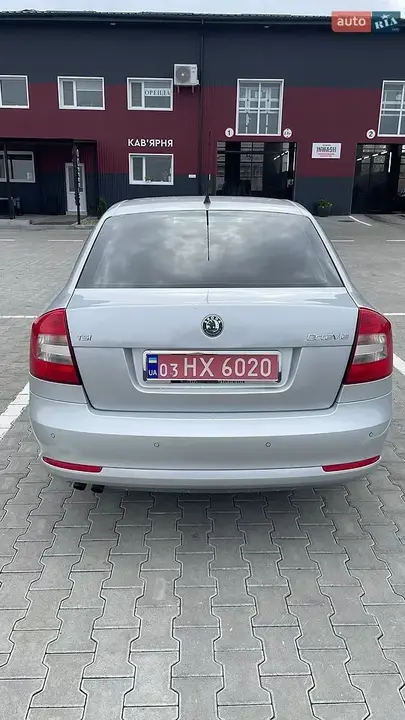 Skoda Octavia 2009 photo 2