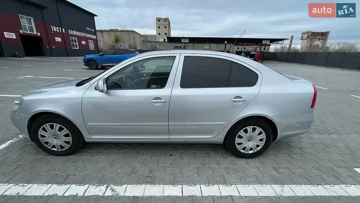 Skoda Octavia 2009 photo 3