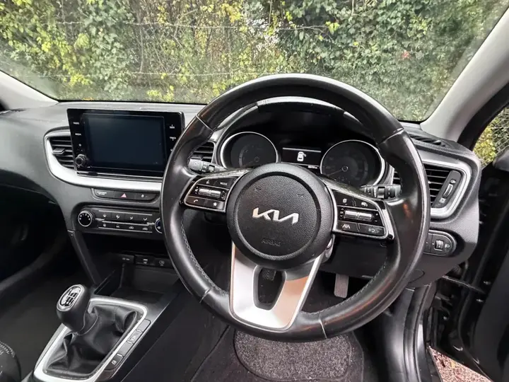 Kia Xceed 2023 photo 2