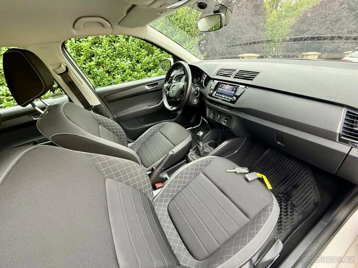 Skoda Fabia 2022 photo 4