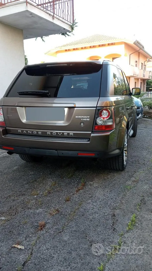 Land Rover Range Rover Sport 2011 photo 2