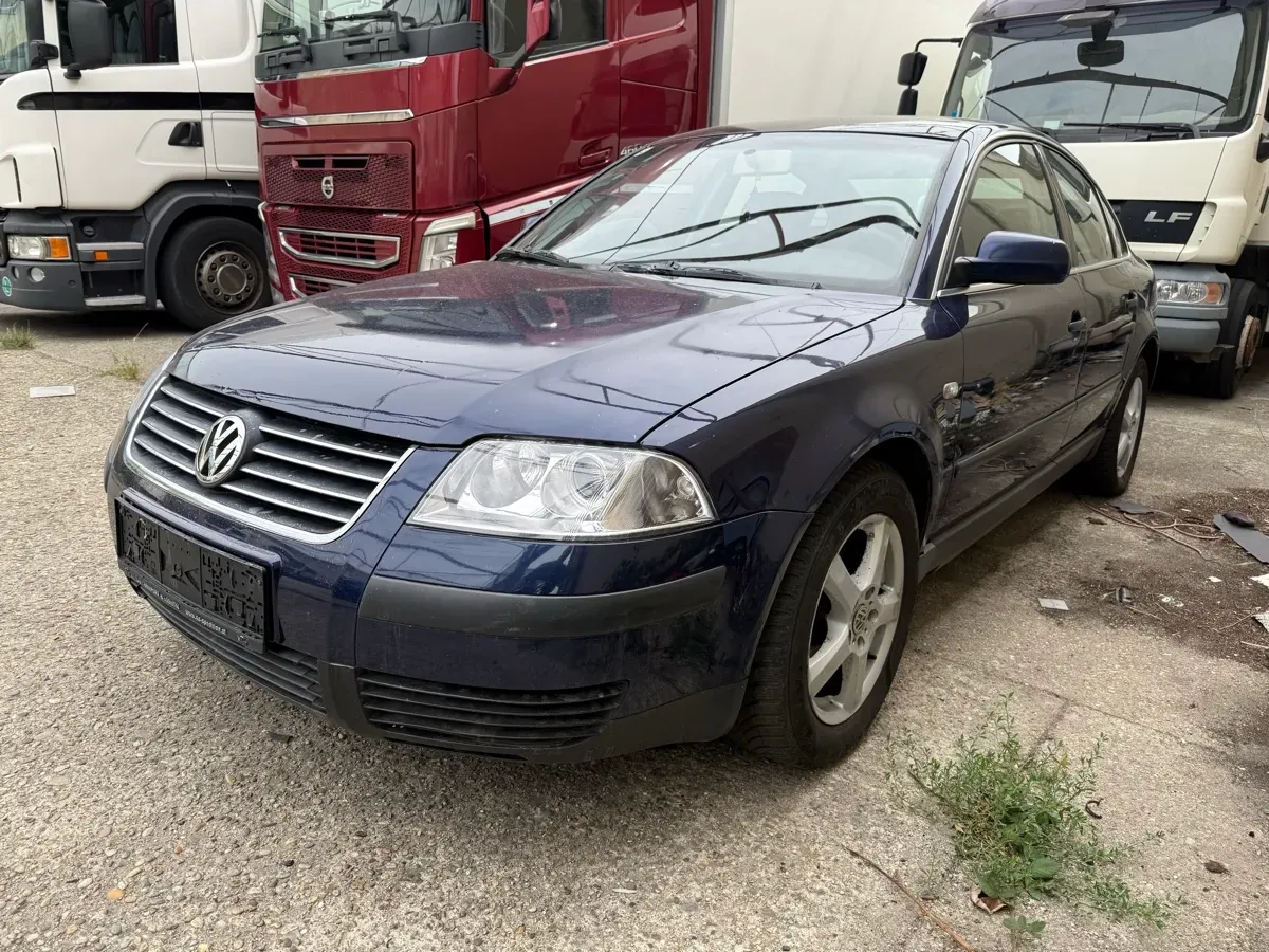 Volkswagen Passat 2003 photo 2