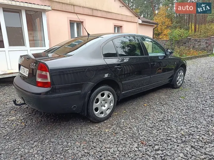 Skoda Superb 2007 photo 4