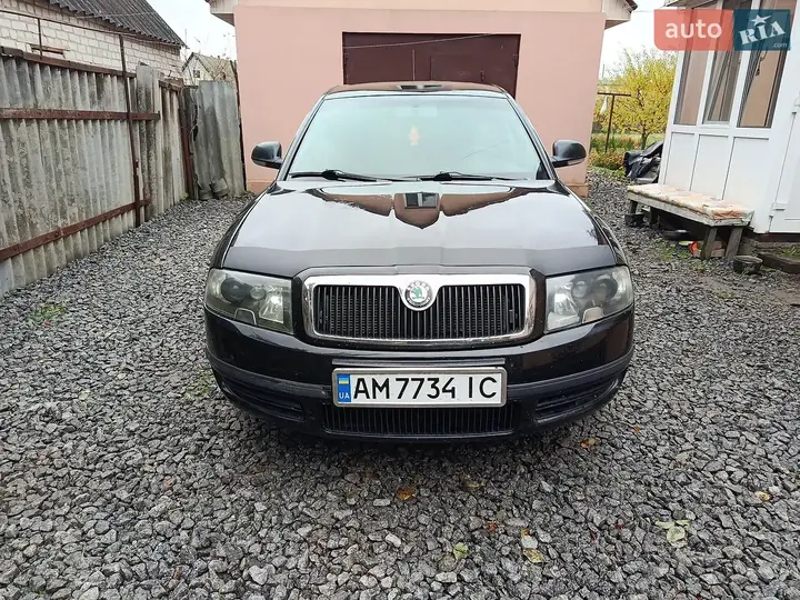 Skoda Superb 2007 photo 2